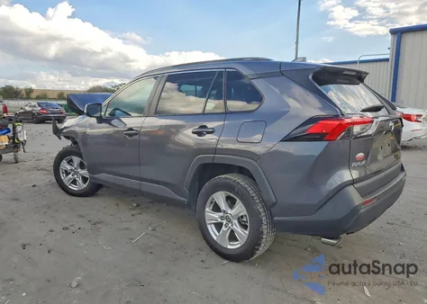 2021 Toyota Rav4 Xle z USA, uszkodzony, nr VIN 2T3W1RFV3MC165106